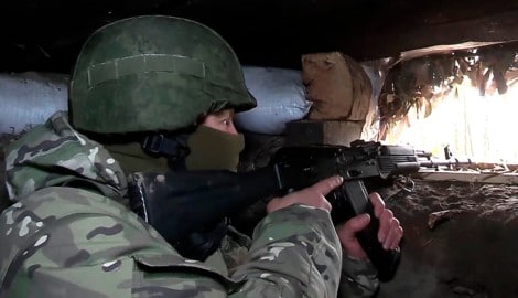 Russischer Soldat in der Region Kursk (Archivbild) (Bild: APA/AP)