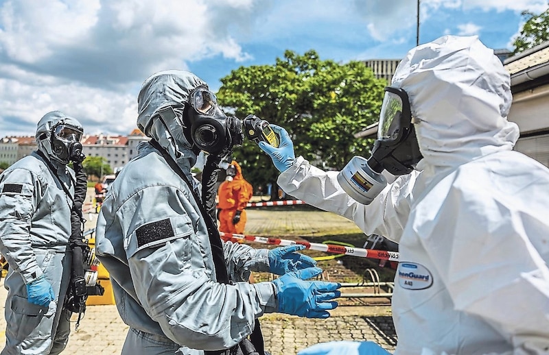 Sollten Gefahrstoffe austreten, ist die Spezialeinheit bestens gerüstet. (Bild: BMI Bundesministerium f. Inneres/BMI/Gerd Pachauer)