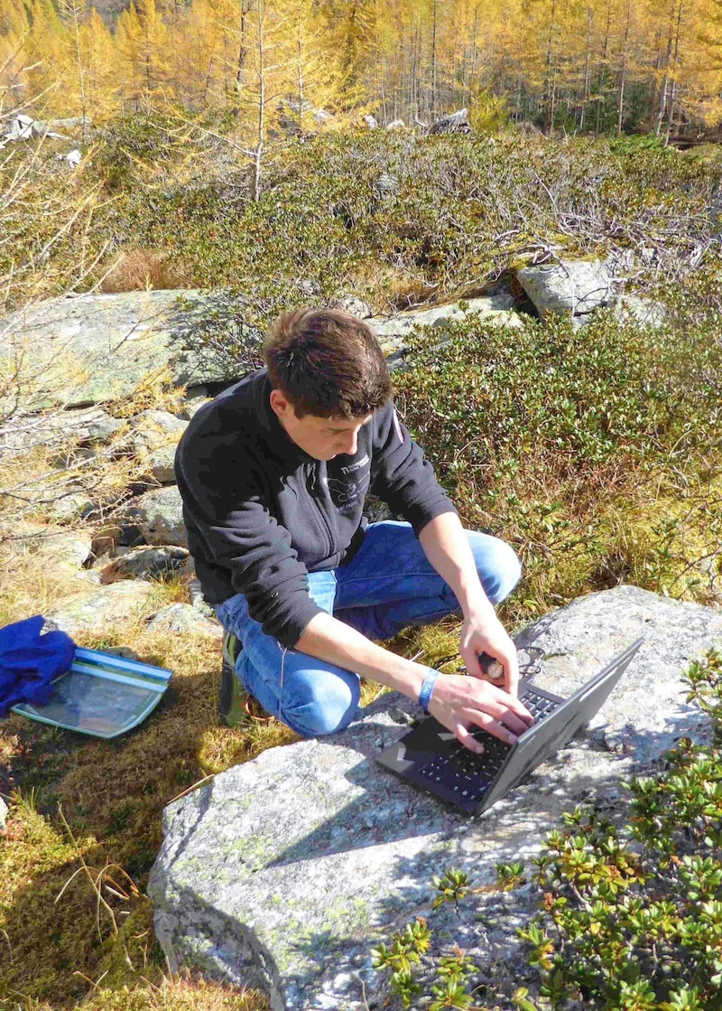 Junge Akademiker verbinden die Natur mit der Digitalisierung und helfen bei der Forschung. (Bild: NPHT/Jurgeit)