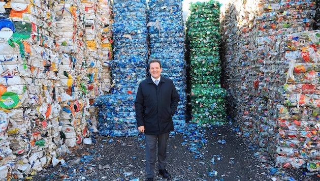 René Zumtobel, Tyrol's state councillor for the environment, wants to reduce the mountain of plastic waste. (Bild: Birbaumer Christof)