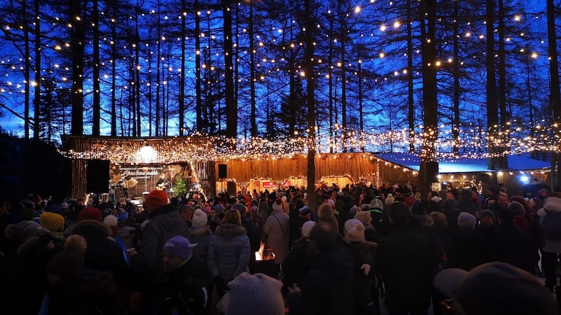 Every year, thousands make the pilgrimage to the highest Christmas market in Austria (Bild: Urosh Grabner)