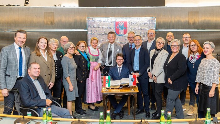 Dachau signed the Golden Book of Klagenfurt.