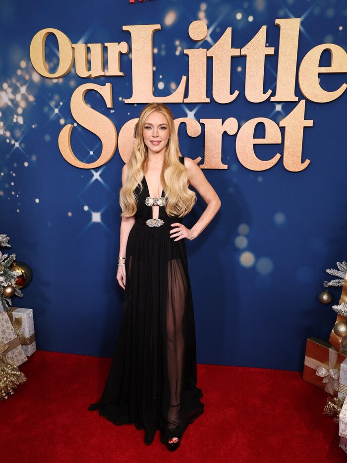 Linday Lohan wowed her fans with her new look on the red carpet in New York.