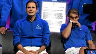 Roger Federer (li.) schrieb einen emotionalen Brief an Rafael Nadal. (Bild: APA/AFP/Glyn KIRK, instagram.com/rogerfederer)