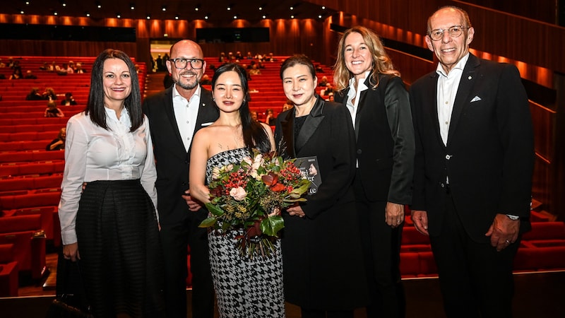 The SOA concert also impressed the head of the cultural department, Judith Reichart, and Mayor Michael Ritsch. (Bild: Udo Mittelberger)