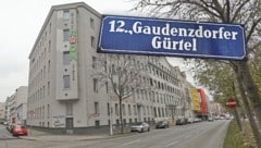 Das Haus am Gaudenzdorfer Gürtel 41 ist schon länger als Problemhaus bekannt. Doch nun könnte Bewegung in die Sache kommen. (Bild: Krone KREATIV/Martin Jöchl)