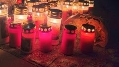 Trauer in Feldkirchen. Der Mieter wurde leblos in der brennenden Wohnung gefunden (Symbolbild).