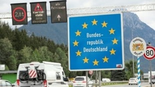 Bei beiden Schleppfahrten das eigentliche Ziel: Deutschland (Bild: Neumayr Franz/www.neumayr.cc)