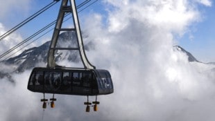 Die Gondel einer Seilbahn im französischen Skigebiet Val Thorens (Bild: APA Pool/AFP/PHILIPPE DESMAZES)