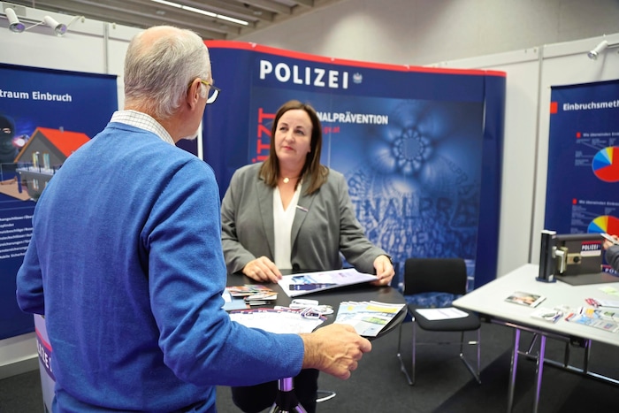 Wie schützt man sich vor Betrügern? Sicherheit als Thema.