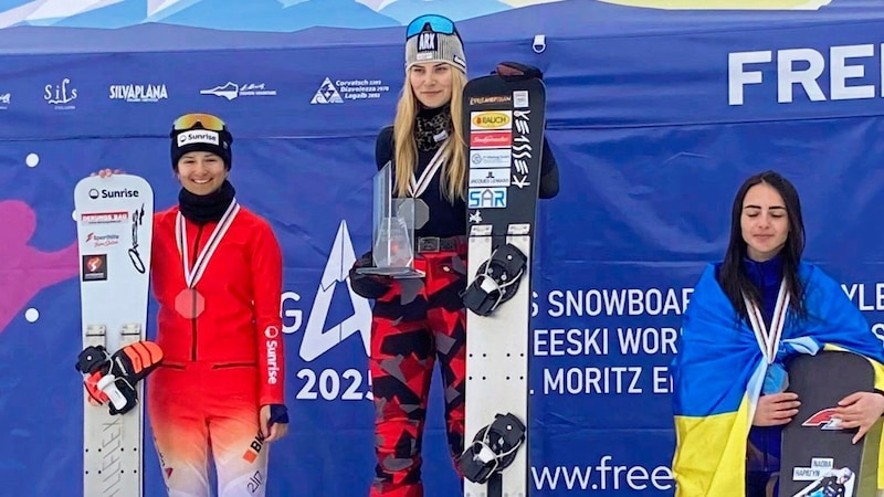 After her overall European Cup victory, Kainz (center) is a permanent fixture in the World Cup this year (Bild: Snowboard Austria)