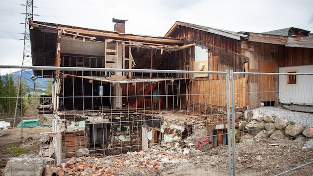 Nach der Zwangsräumung folgten Abrissarbeiten am Hof. (Bild: Photographer: Anna Pirato)