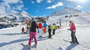 70 von 93 Tiroler Skigebieten machen mit und ermöglichen Schulklassen erlebnisreiche Tage in der Tiroler Bergwelt. (Bild: Birbaumer Christof)