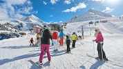 70 von 93 Tiroler Skigebieten machen mit und ermöglichen Schulklassen erlebnisreiche Tage in der ...