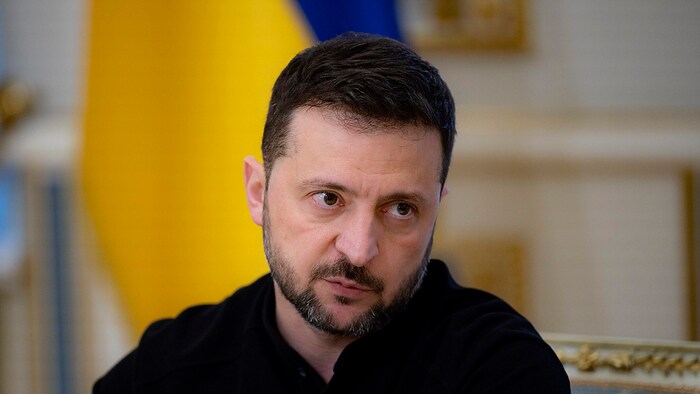 Die ukrainische Führung unter Präsident Wolodymyr Selenskyj blickt sorgenvoll nach Washington, wo im Jänner Donald Trump angelobt wird. Die US-Unterstützung könnte unter ihm auf Sparflamme reduziert werden.