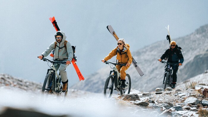Mit dem Mountainbike in den Schnee. 