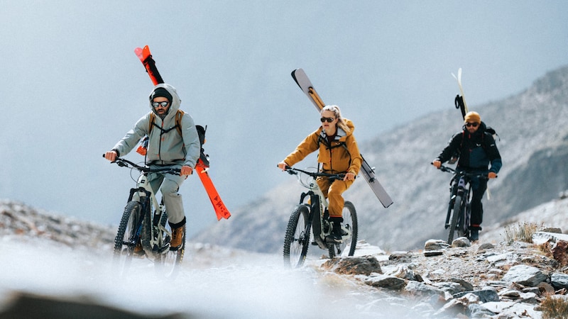 Mit dem Mountainbike in den Schnee.  (Bild: Salewa)