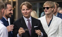 Kronprinz Haakon mit Sohn Sverre Magnus und Stiefsohn Marius