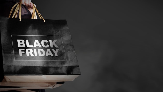 The Chamber of Labor warns against the usual Black Friday tricks. (Bild: stock.adobe.com/ArtBackground - stock.adobe.com)