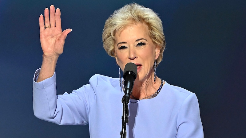 Linda McMahon soll Amerika zur „Nummer eins bei Bildung in der Welt“ machen. (Bild: APA/AFP/ANDREW CABALLERO-REYNOLDS)