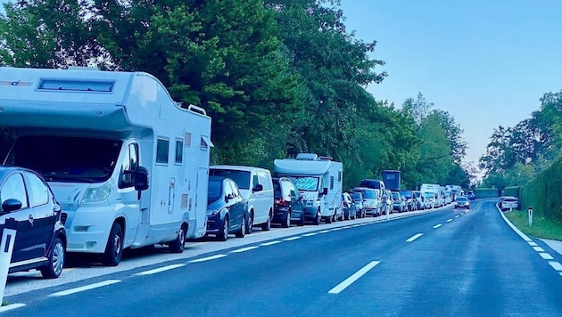 Hier einen Parkplatz für das Auto zu ergattern, war schwierig: Wohnmobile standen hier tagelang – auch über die Nacht. Damit ist jetzt Schluss. (Bild: Loy Robert/Robert Loy)