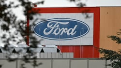 Ford beklagt hohe Verluste im Pkw-Segment – die meisten Stellen fallen jetzt in Köln weg. (Bild: APA/AFP/INA FASSBENDER)