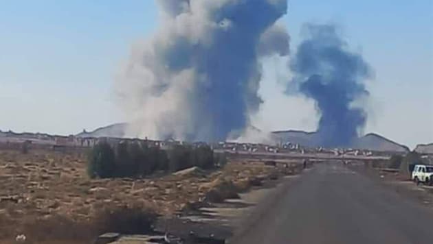 Thick plumes of smoke over Palmyra (Bild: OSINT)