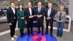 Niko Swatek (NEOS), Sandra Krautwaschl (Grüne), Christopher Drexler (ÖVP), Mario Kunasek (FPÖ), Anton Lang (SPÖ) und Claudia Klimt-Weithaler (KPÖ) (Bild: Jauschowetz Christian/Christian Jauschowetz)