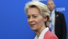 Ursula von der Leyen wird die neue Kommission erneut als Chefin anführen. (Bild: AFP/Ferenc ISZA)