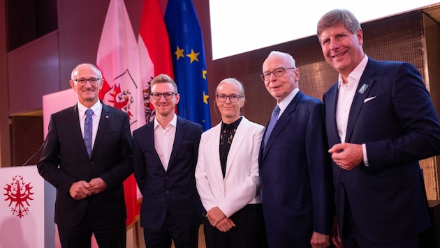 Tyrol reception in Vienna: LH Anton Mattle, Jakob Schubert, Andrea Fischer, Klaus Ortner and Julian Hadschieff (from left) (Bild: Land Tirol/Lechner)