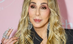 Cher packt in ihren Memoiren unter anderem über ihr „Erstes Mal“ mit dem Sohn des Nachbarn aus.