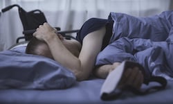 Betroffene von ME/CFS können oft nicht einmal aufstehen oder Zähneputzen.