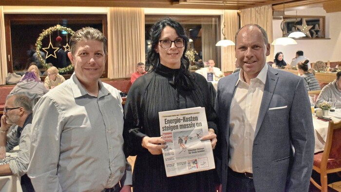 Michael Matlschweiger (re.), Geschäftsführer der Tirol Logistik, mit Gebietsleiterin Silvia ...