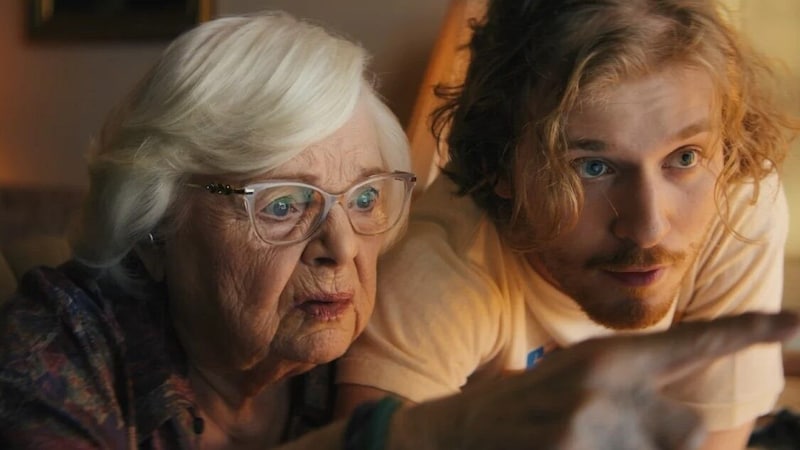 June Squibb spielt die allein lebende Rentnerin Thelma.  (Bild: UIP)