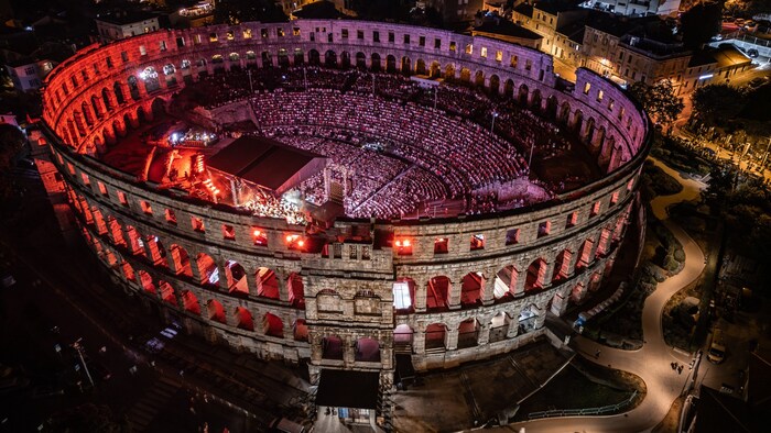 Die Arena wurde für Partys gebaut und hat diese Rolle bis heute beibehalten. Viele berühmte ...
