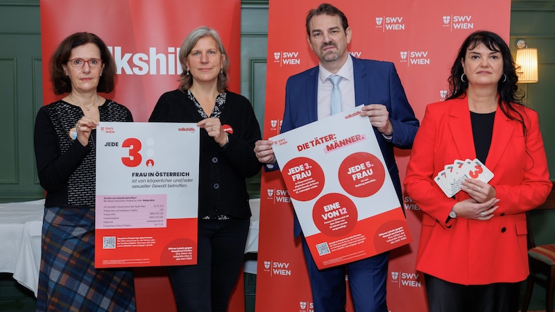 Elisabeth Gneisz, Johanna Reithner (Volkshilfe), SWV-Wien-Präsident Marko Fischer, Alexandra Psichos-Prankl (Stv. Innungsvorsitzende Kaffeehäuser WKW) (Bild: Volkshilfe Wien/johnkcay.com)