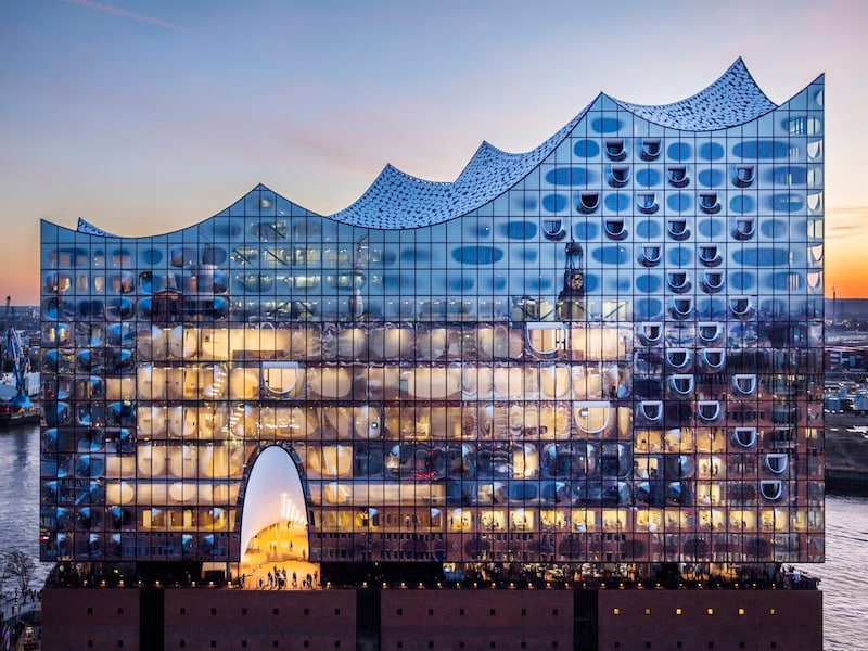 Hamburgs neues Wahrzeichen Elbphilharmonie, zärtlich „Elphi“ genannt. (Bild: Thies Raetzke)