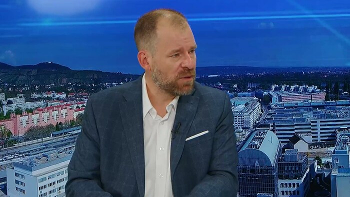 "Everything staged": SPÖ rebel Rudi Fußi made serious accusations against SPÖ federal party leader Andreas Babler in an interview with krone.tv. 