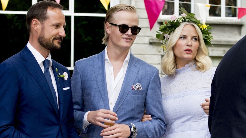 Kronprinz Haakon, Marius, Kronprinzessin Mette-Marit (Bild: Utrecht, Robin / Action Press)