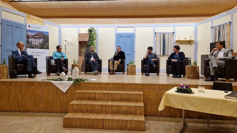 Podiumsdiskussionen gehören zur Veranstaltung dazu.  (Bild: Gemeinde Außervillgraten)