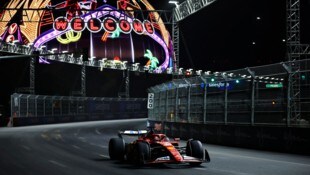 Will man sich in Österreich den Las-Vegas-GP anschauen, muss man sich den Wecker zeitig stellen. (Bild: APA/Getty Images via AFP/GETTY IMAGES/Chris Graythen)