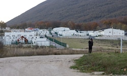 Österreich hat die Errichtung des Camps mit 1,1 Millionen Euro finanziert, die EU-Kommission mit ...