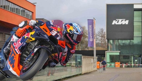 Weltweit beschäftigt der Motorradhersteller rund 5000 Mitarbeiter, 4000 davon in Österreich. (Bild: Krone KREATIV/EPA, Daniel Scharinger)