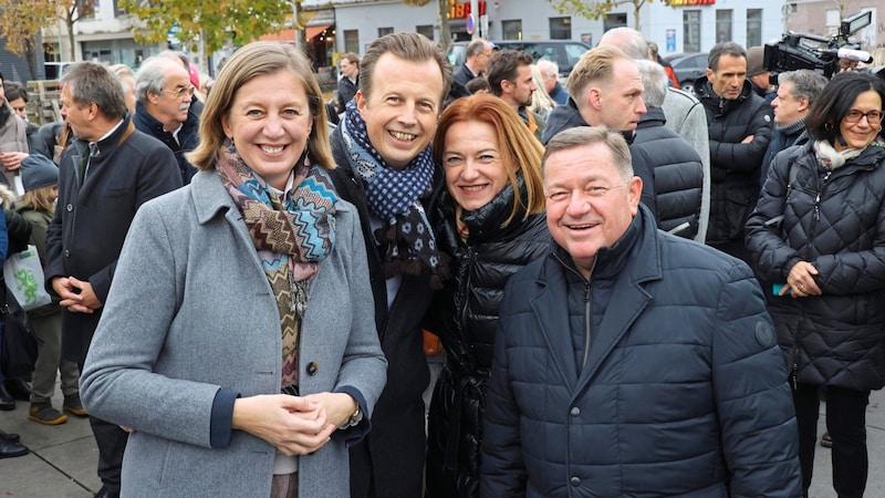 Landesrätinnen und -räte Barbara Eibinger-Miedl, Karlheinz Kornhäusl, Simone Schmiedtbauer und Werner Amon (Bild: Jauschowetz Christian)