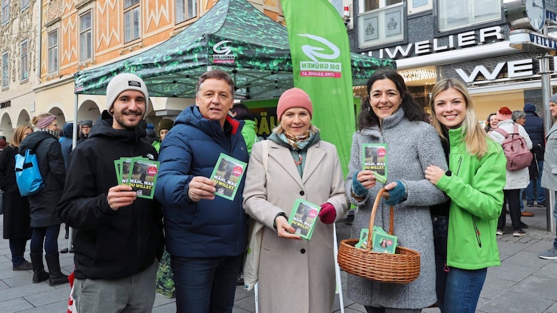 Kampf um jede Stimme: die steirischen Grünen Georg Schwarzl, Lambert Schönleitner, Judith Schwentner, Sandra Krautwaschl und Anna Binder (Bild: Jauschowetz Christian/Christian Jauschowetz)