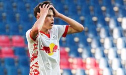 Zeteny Jano (re.) flog in der Youth League einmal vom Platz.
