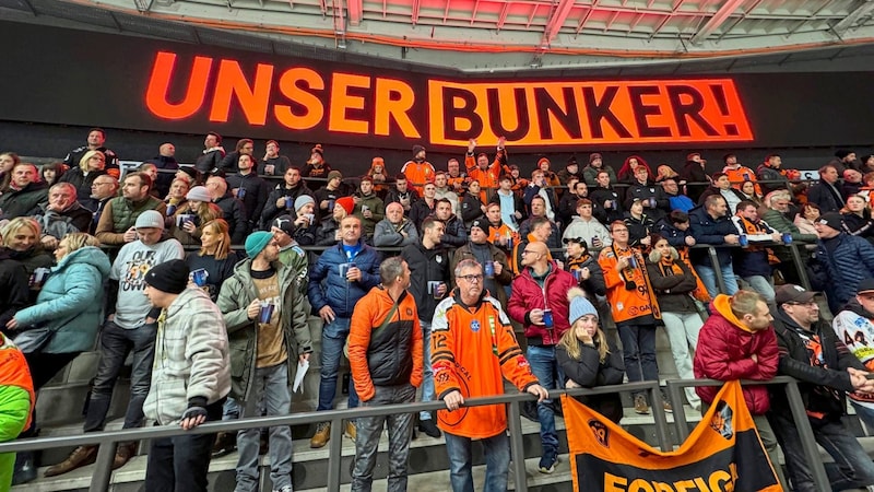 Unser Bunker! Die Graz-Fans markierten ihr Revier. Am Ende hatten sie aber nichts zu feiern. (Bild: Christoph Kothgasser)