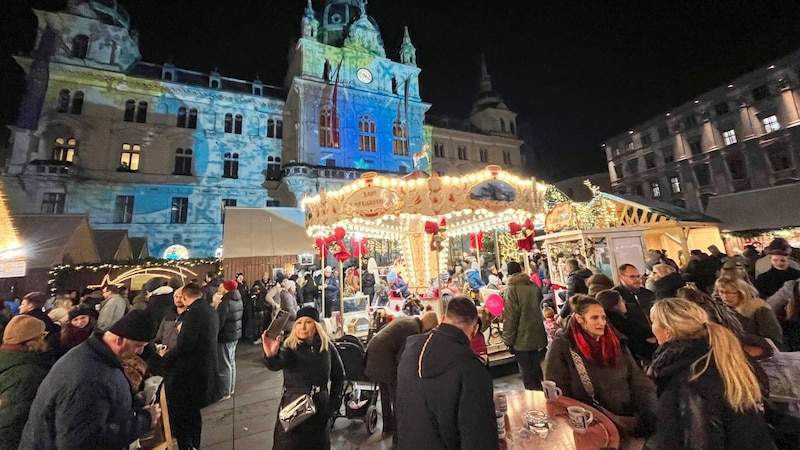 Wunderbare Adventstimmung am Hauptplatz (Bild: Jauschowetz Christian)