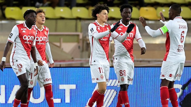 Monaco celebrate a 3:2 win against Stade Brest. (Bild: APA/AFP/Valery HACHE)