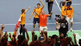 Jubel im Team der Niederlande bei den Davis-Cup-Finals. (Bild: APA/AFP/Thomas COEX)